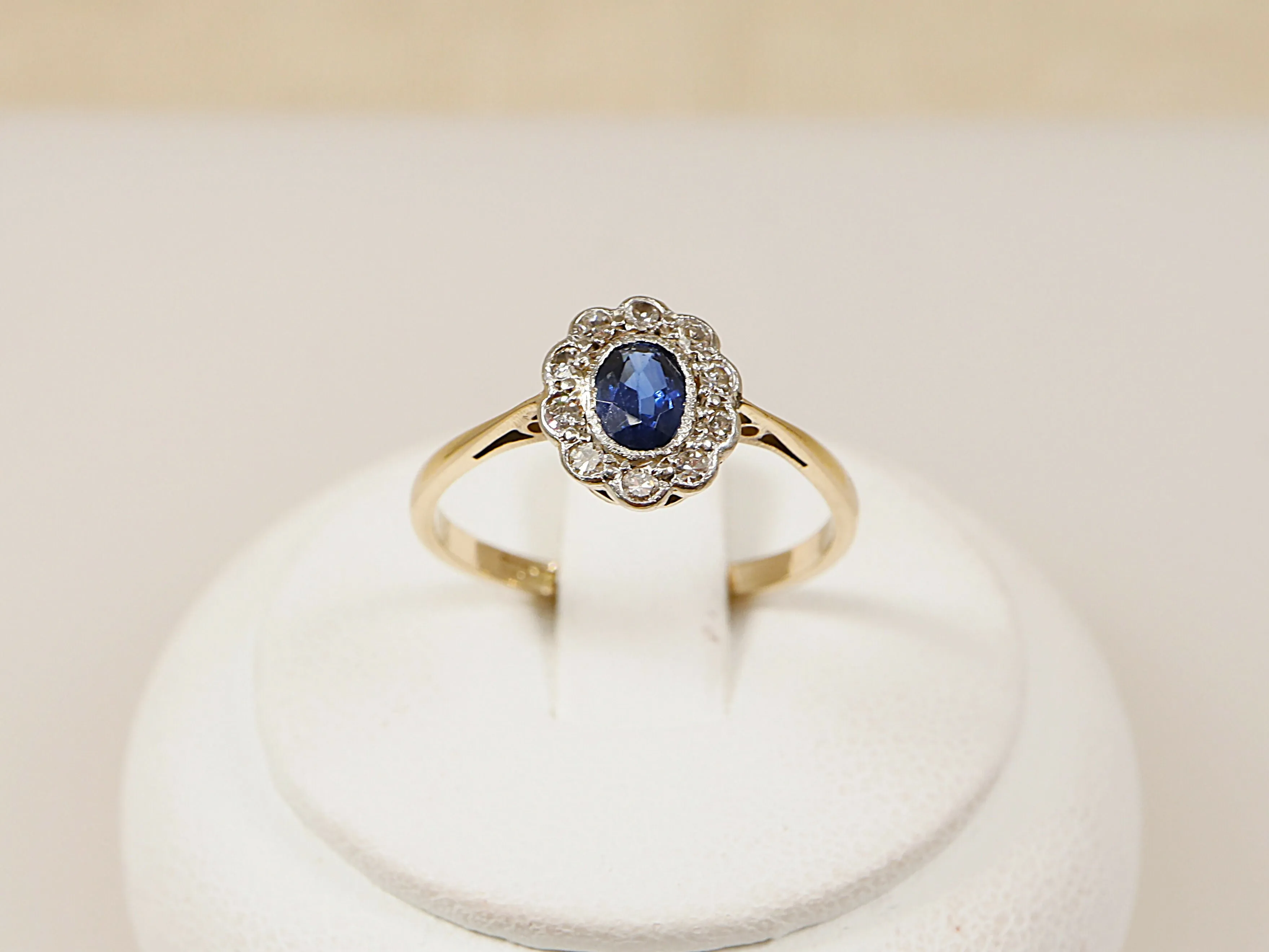 9ct Gold Platinum Sapphire & Diamond ‘Diana’ Ring