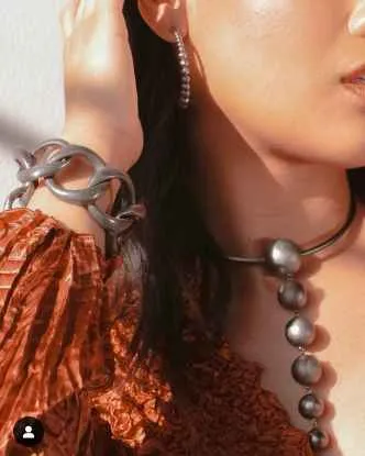 Long Orb Choker