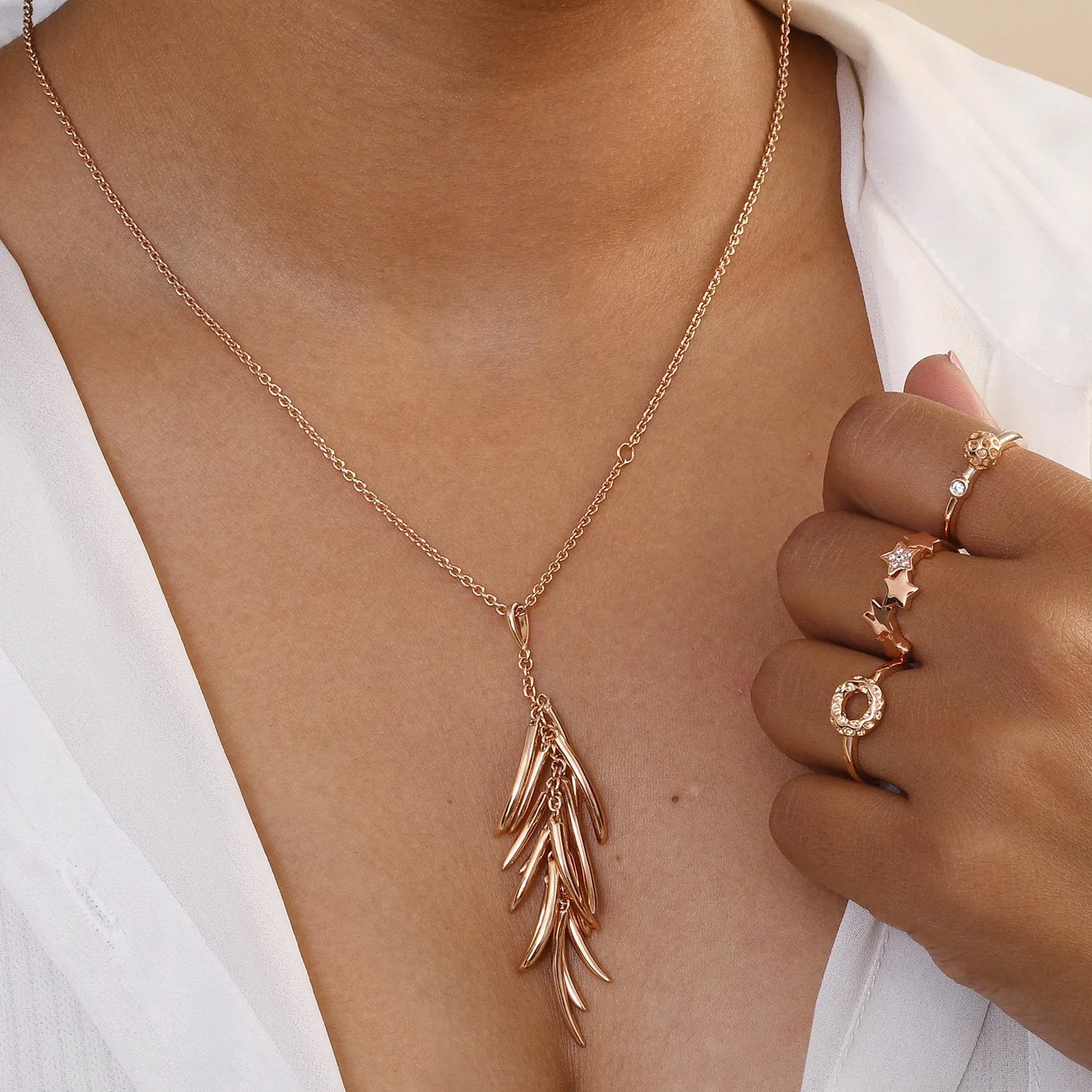 Molto Pendant with FREE Chain