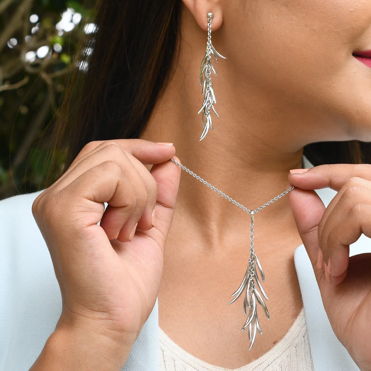 Molto Pendant with FREE Chain