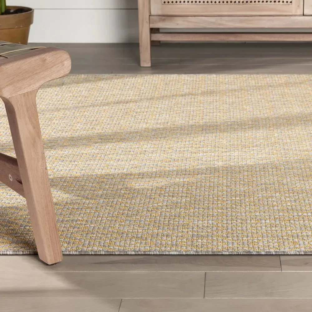 Sienna Modern Solid Pattern Yellow 5'3" x 7'3" Flat-Weave Indoor/Outdoor Rug
