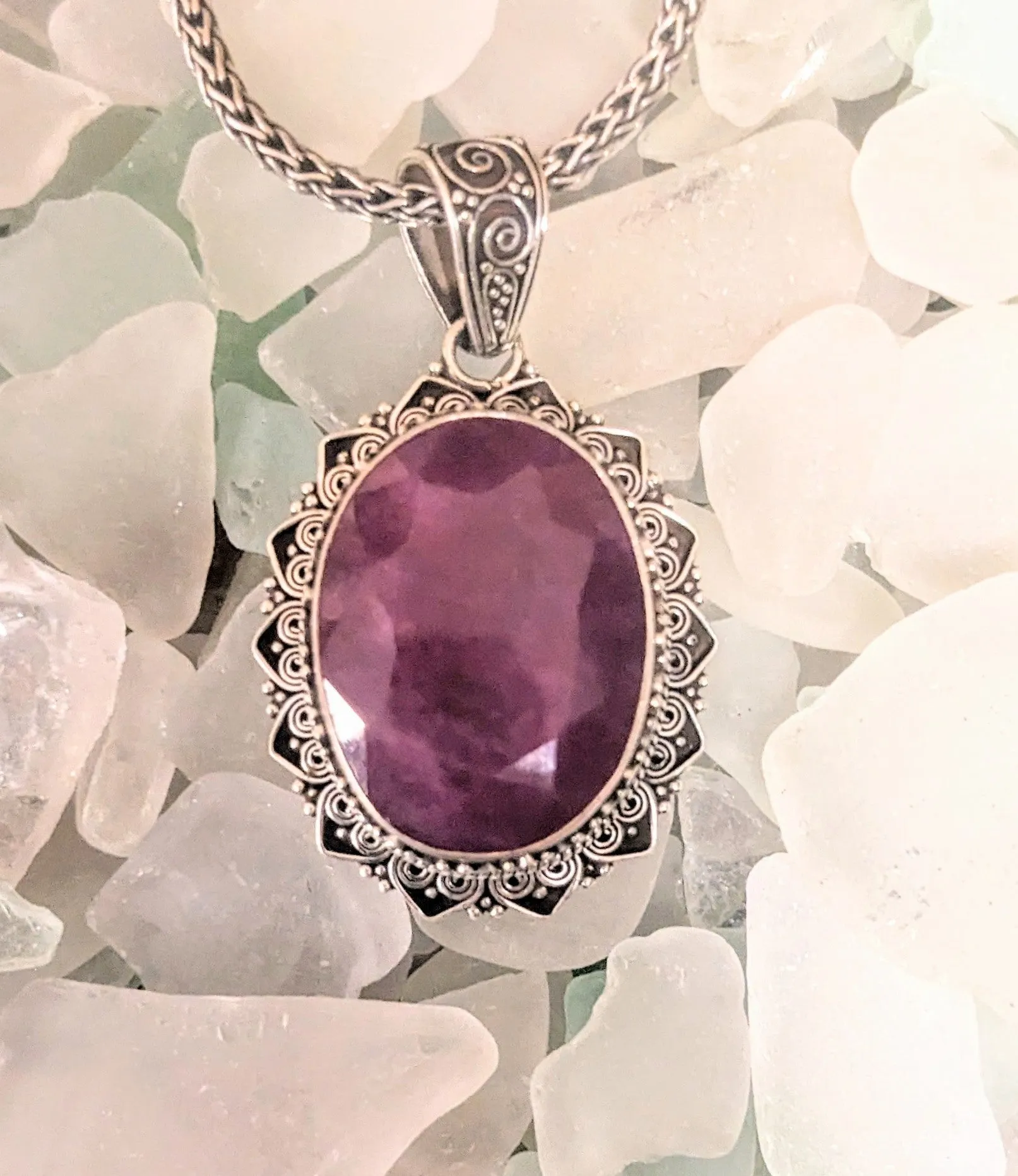 Stunning Ruby Statement Necklace: A Bold and Elegant Accessory