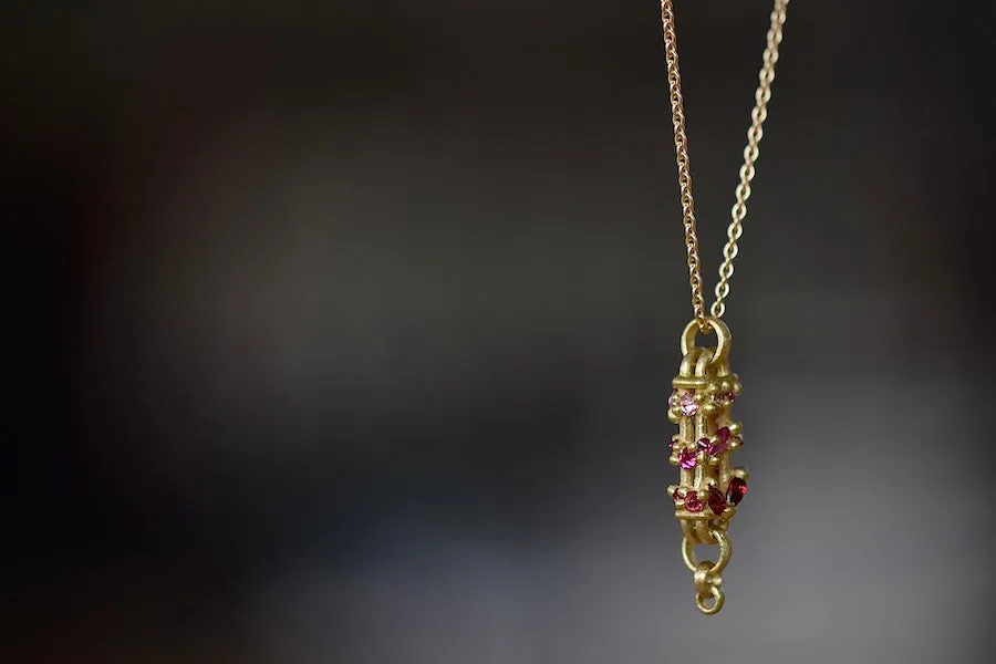 Vertical Fontaine Bar Necklace in Plum Blossom