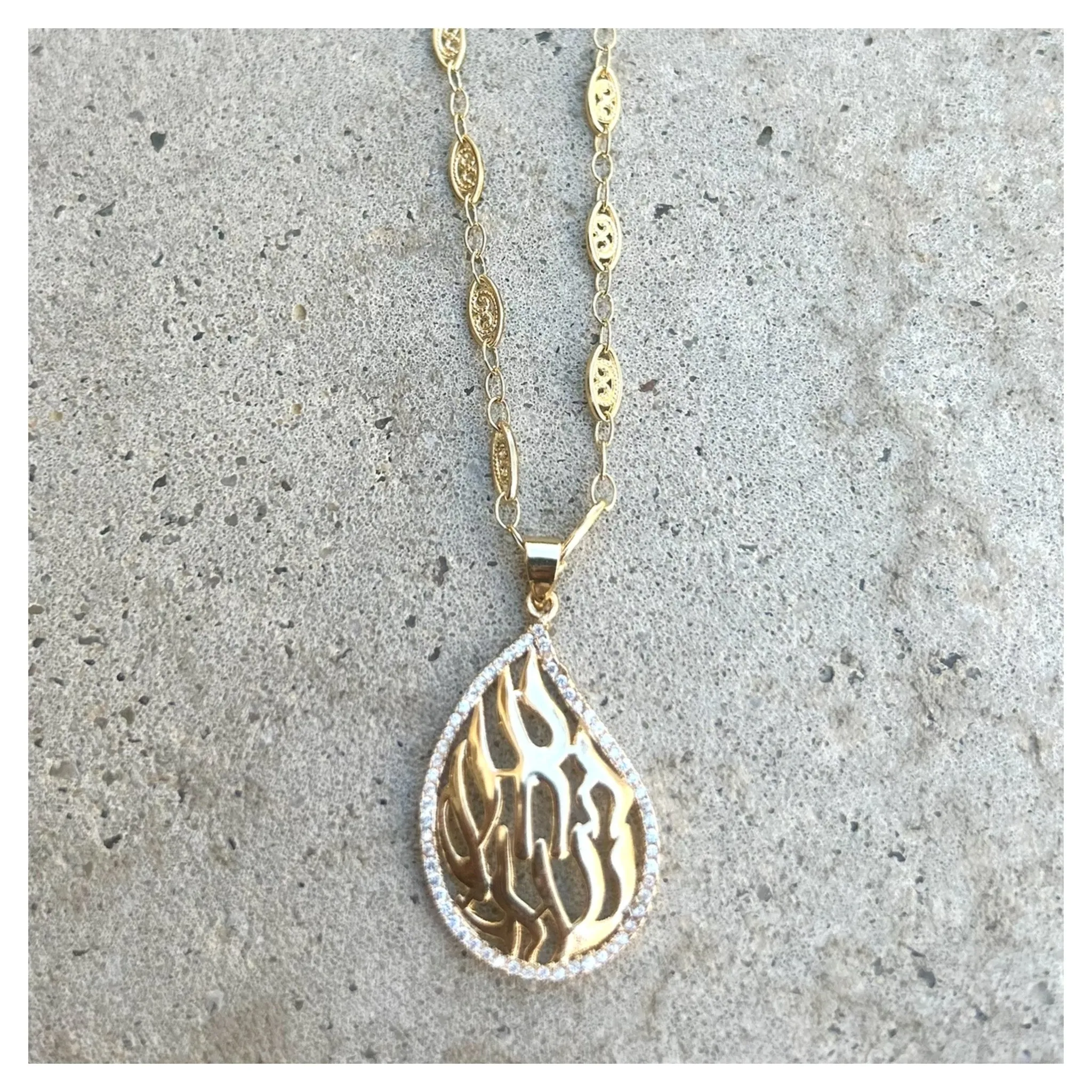 Vintage Style Filigree Chain Aish Necklace