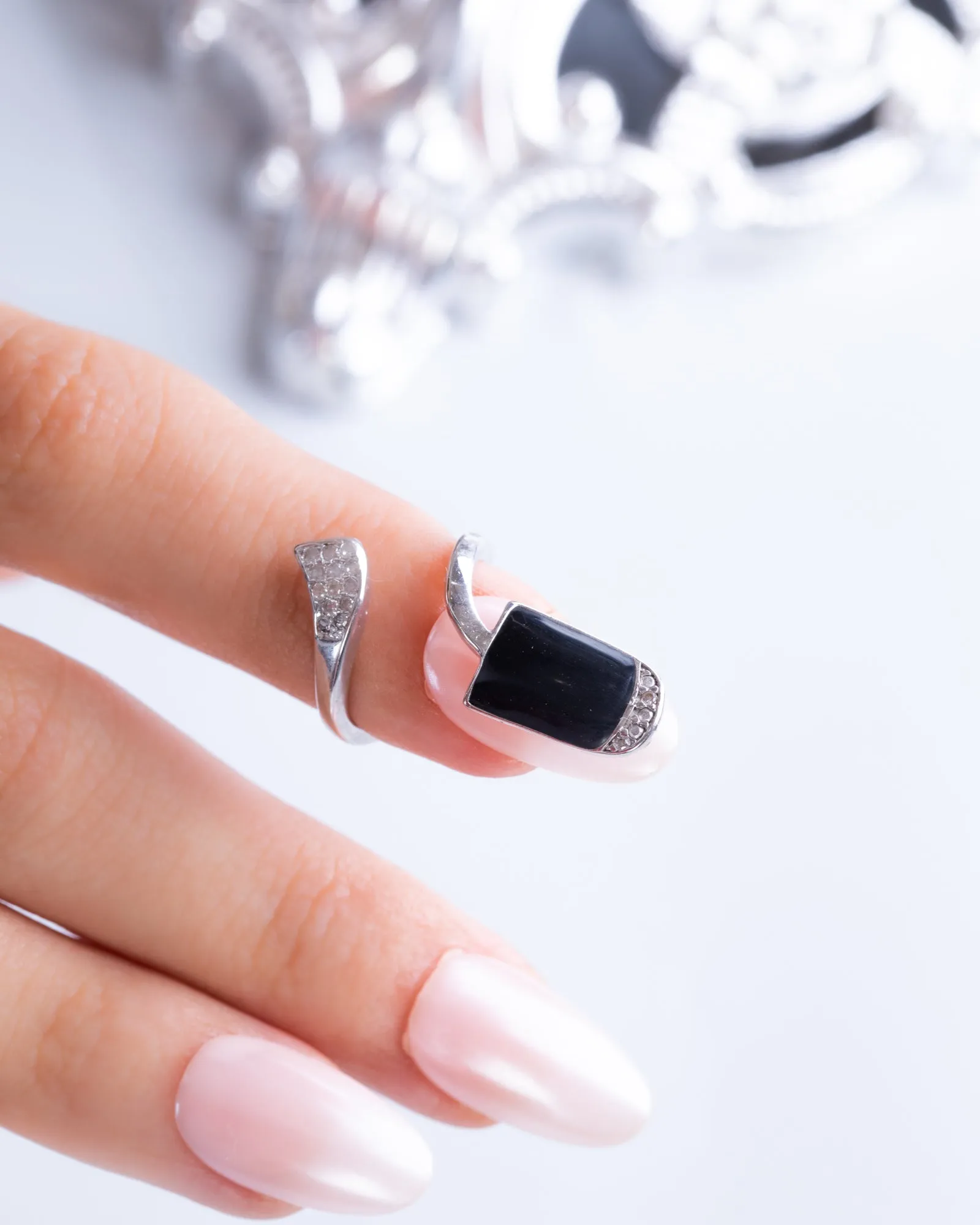 Zircon Nail Black Ring (099)